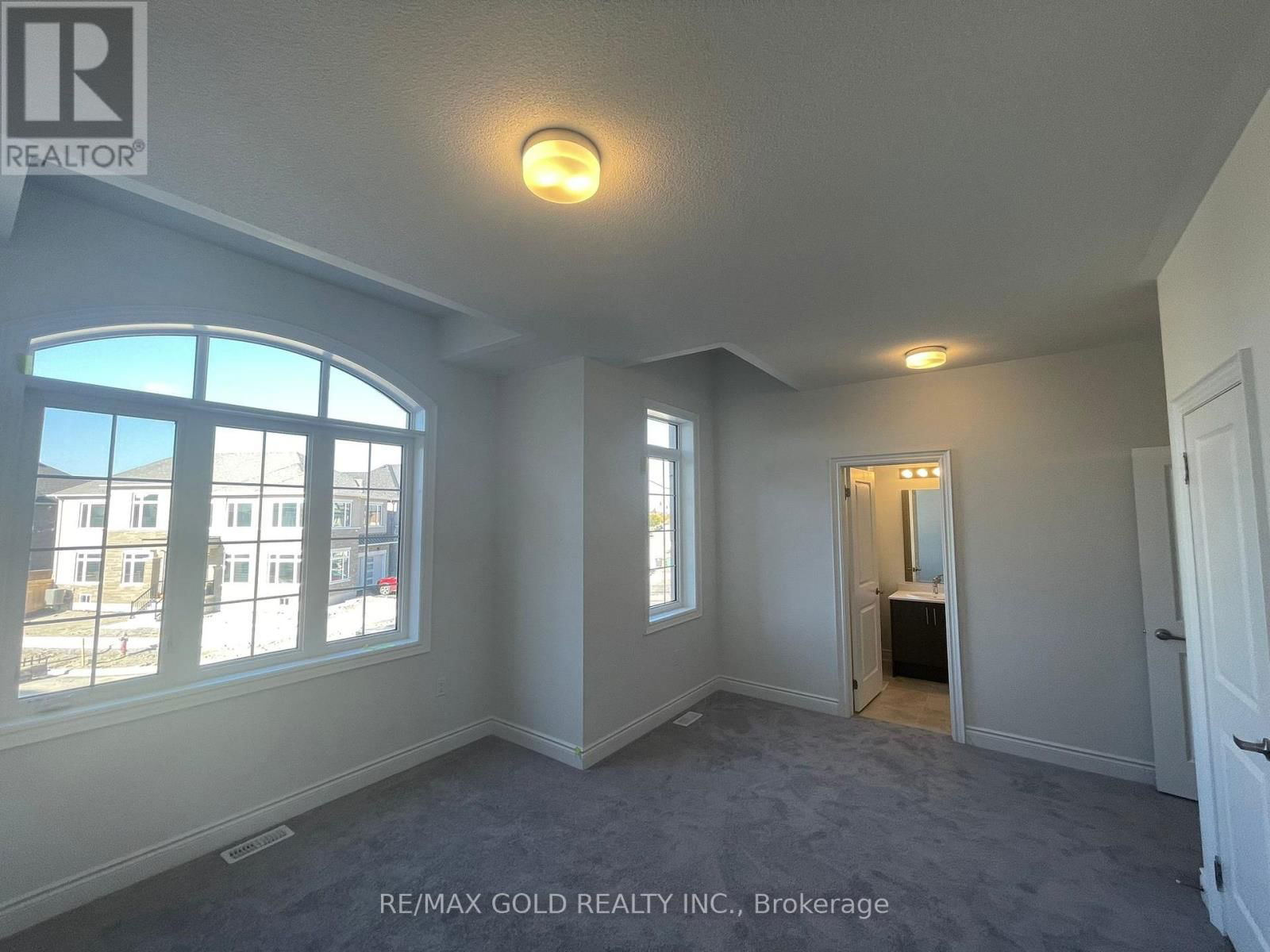 31 DOLOMITE DRIVE Image 32