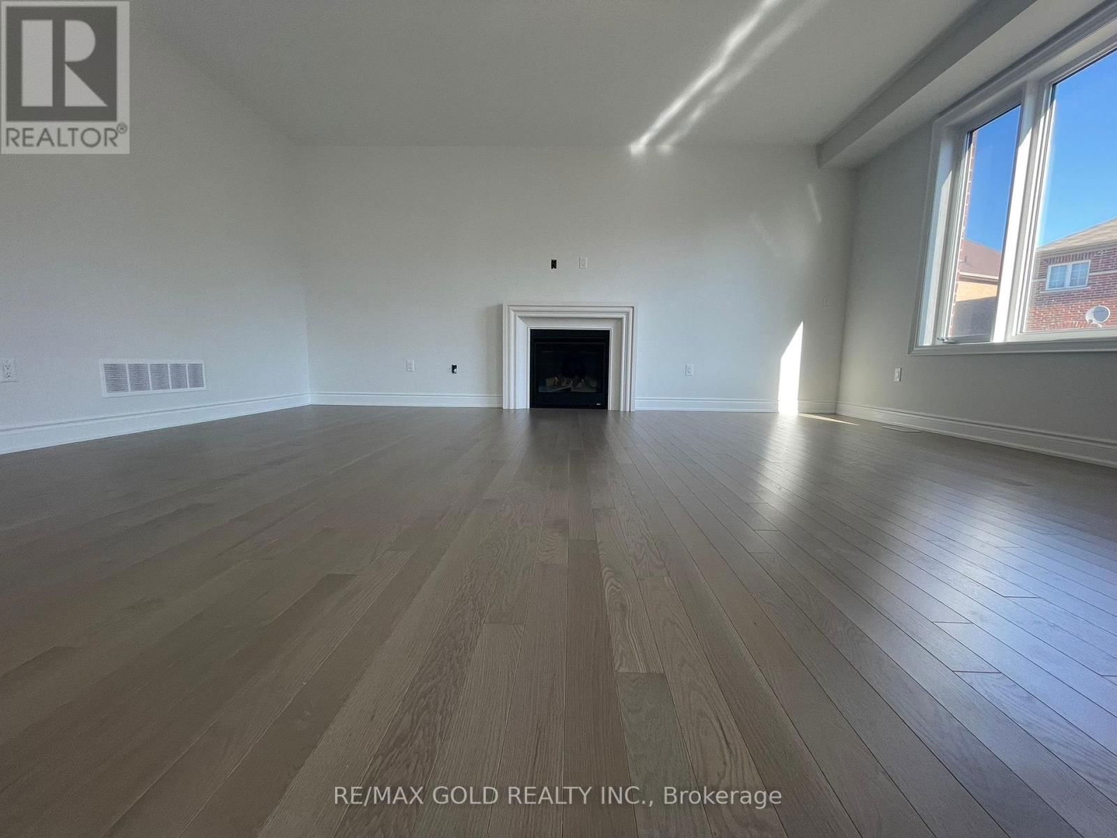 31 DOLOMITE DRIVE Image 36