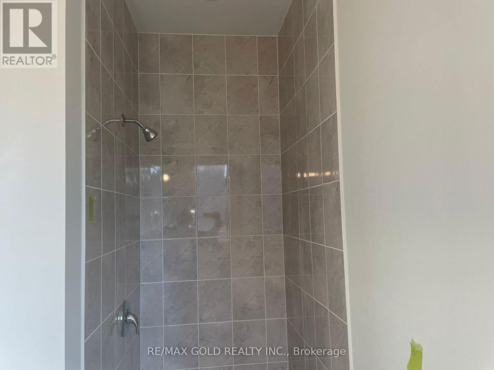 31 DOLOMITE DRIVE Image 9