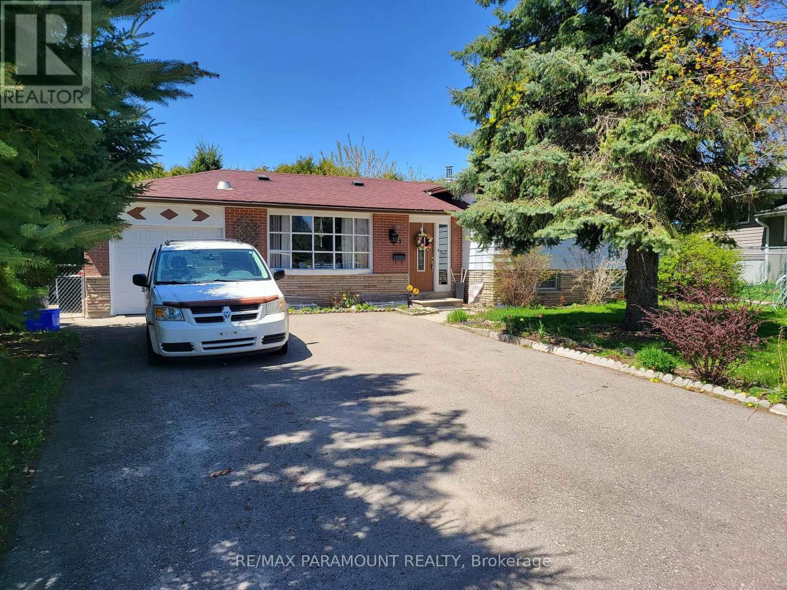 15 LAWRENCE AVENUE Image 1
