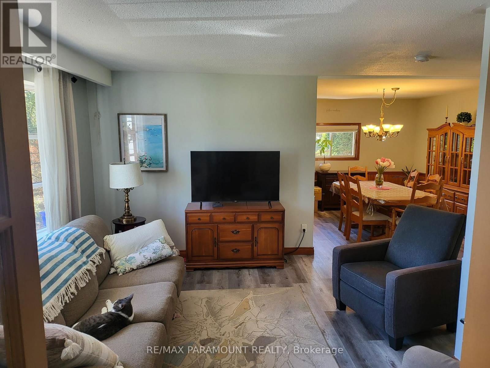 15 LAWRENCE AVENUE Image 7