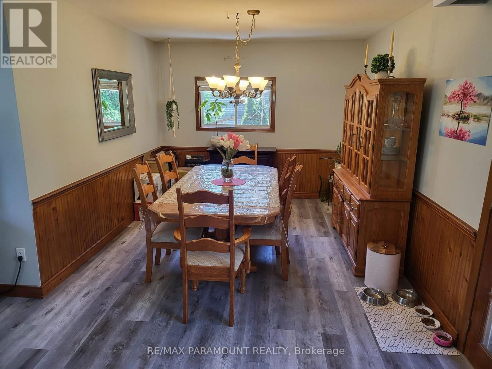 15 LAWRENCE AVENUE Image 9