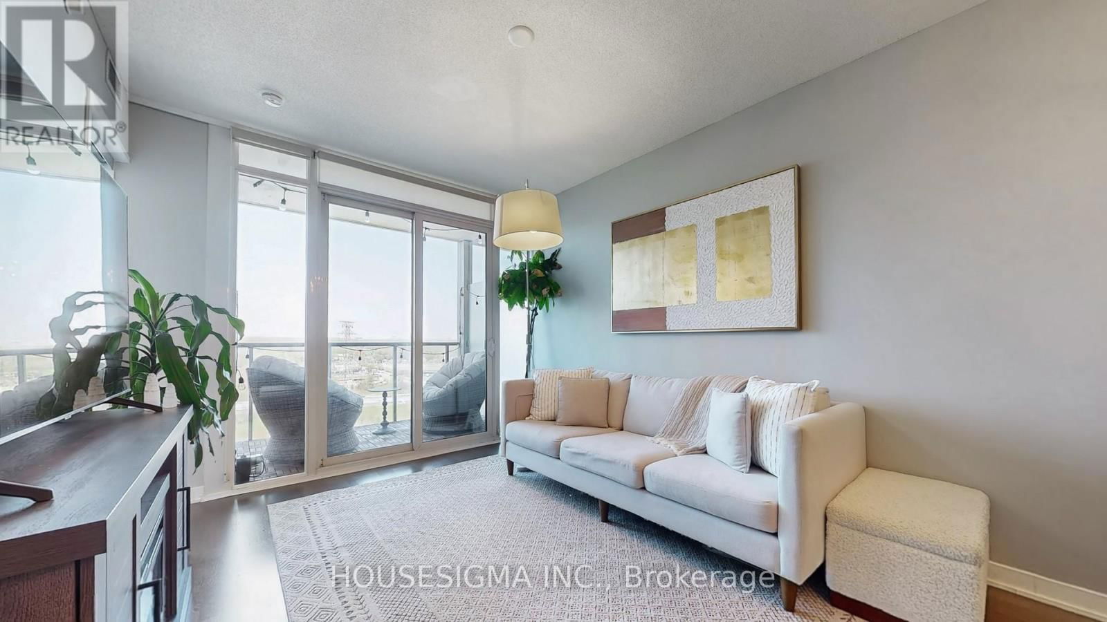 1815 - 88 PARK LAWN ROAD Image 3