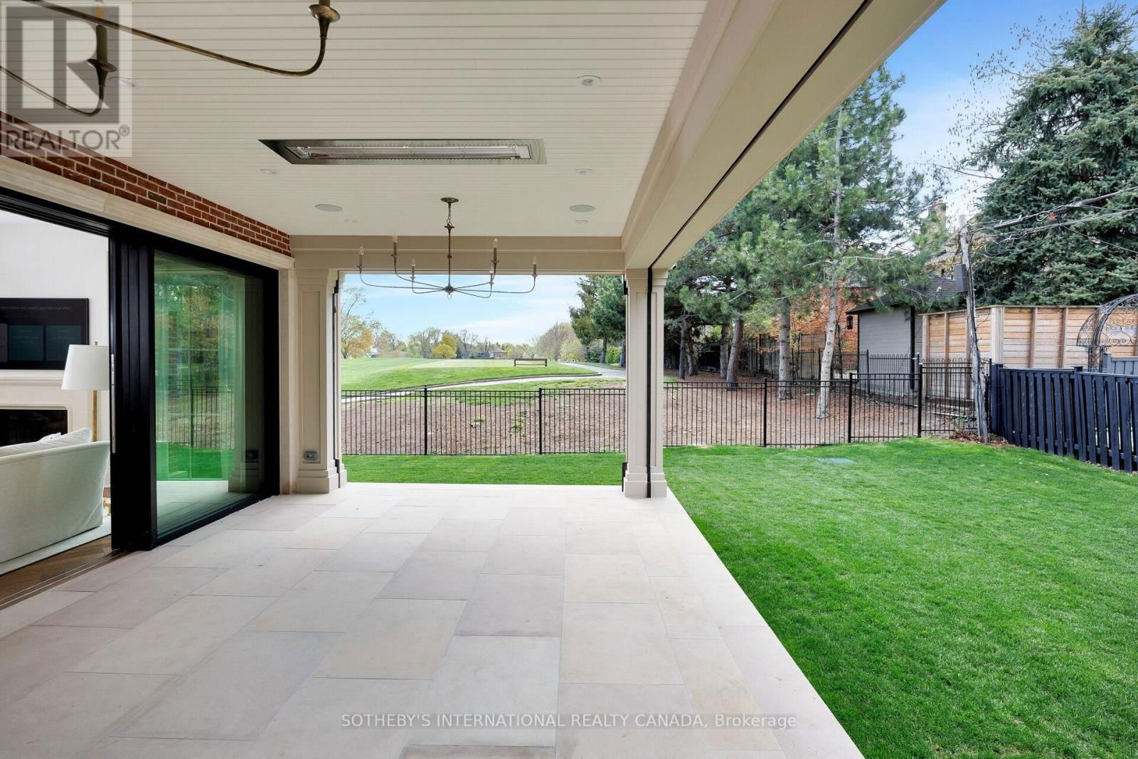 153 PERRY CRESCENT Image 17