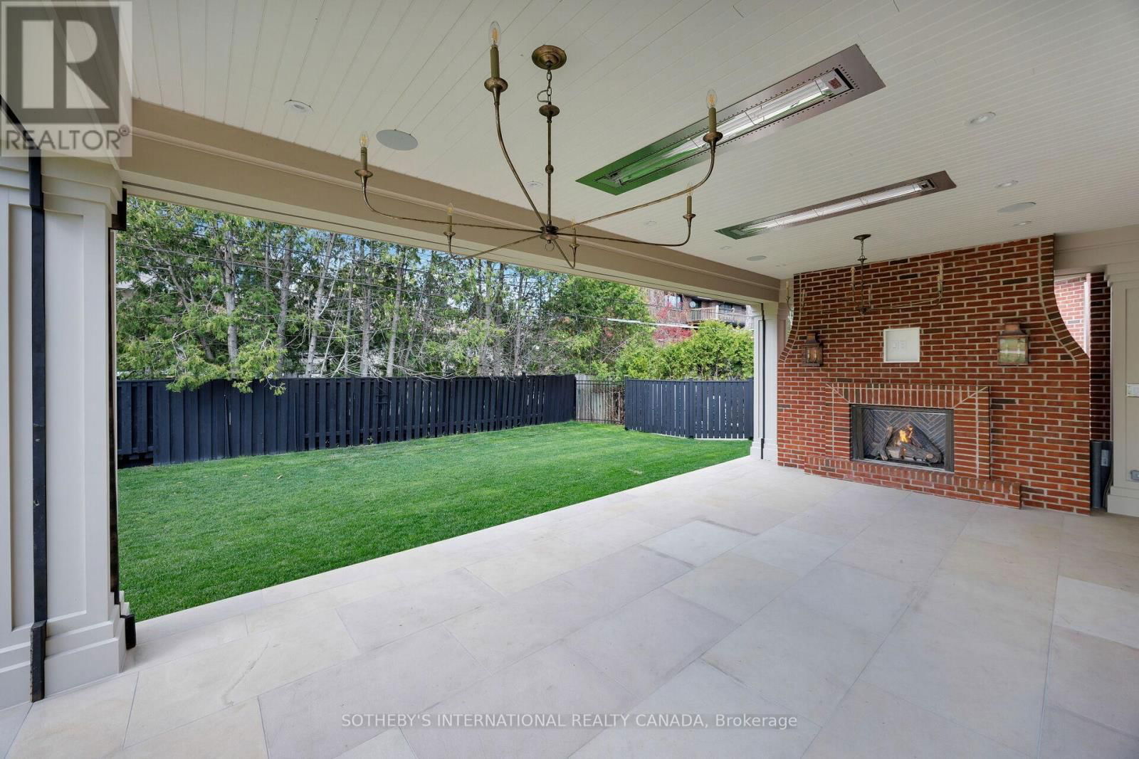 153 PERRY CRESCENT Image 18