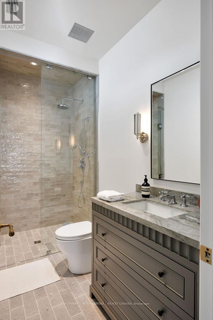 153 PERRY CRESCENT Image 32