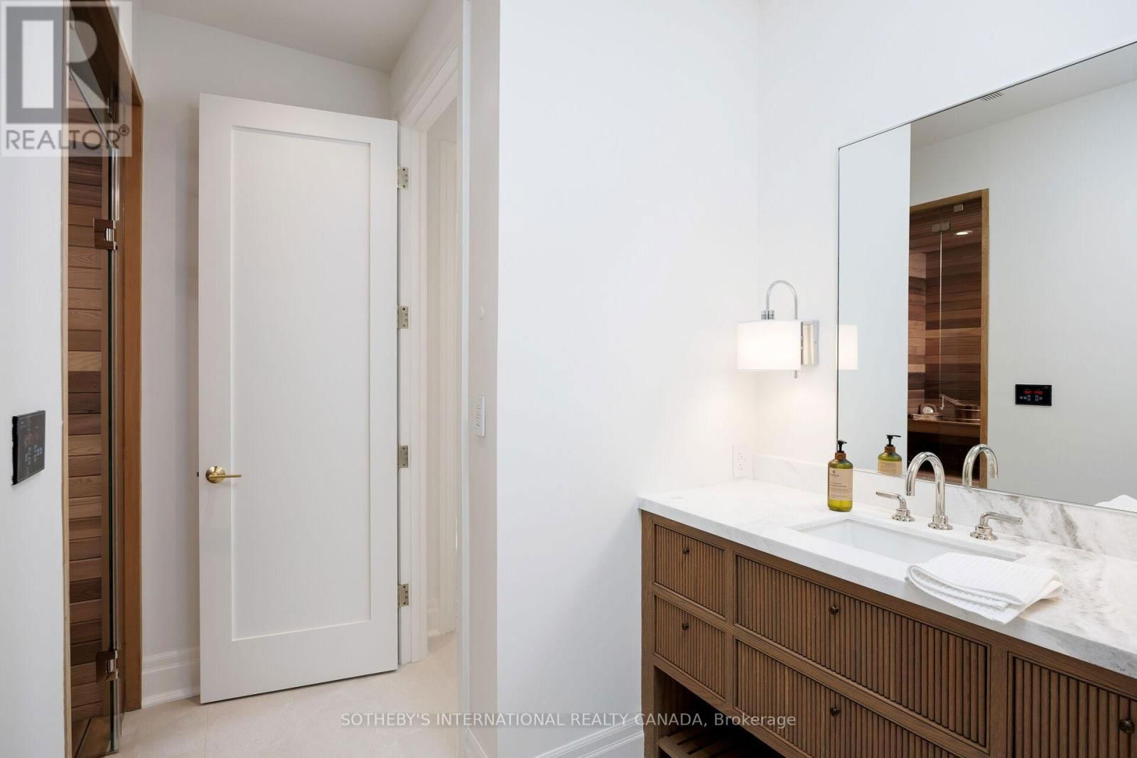 153 PERRY CRESCENT Image 40