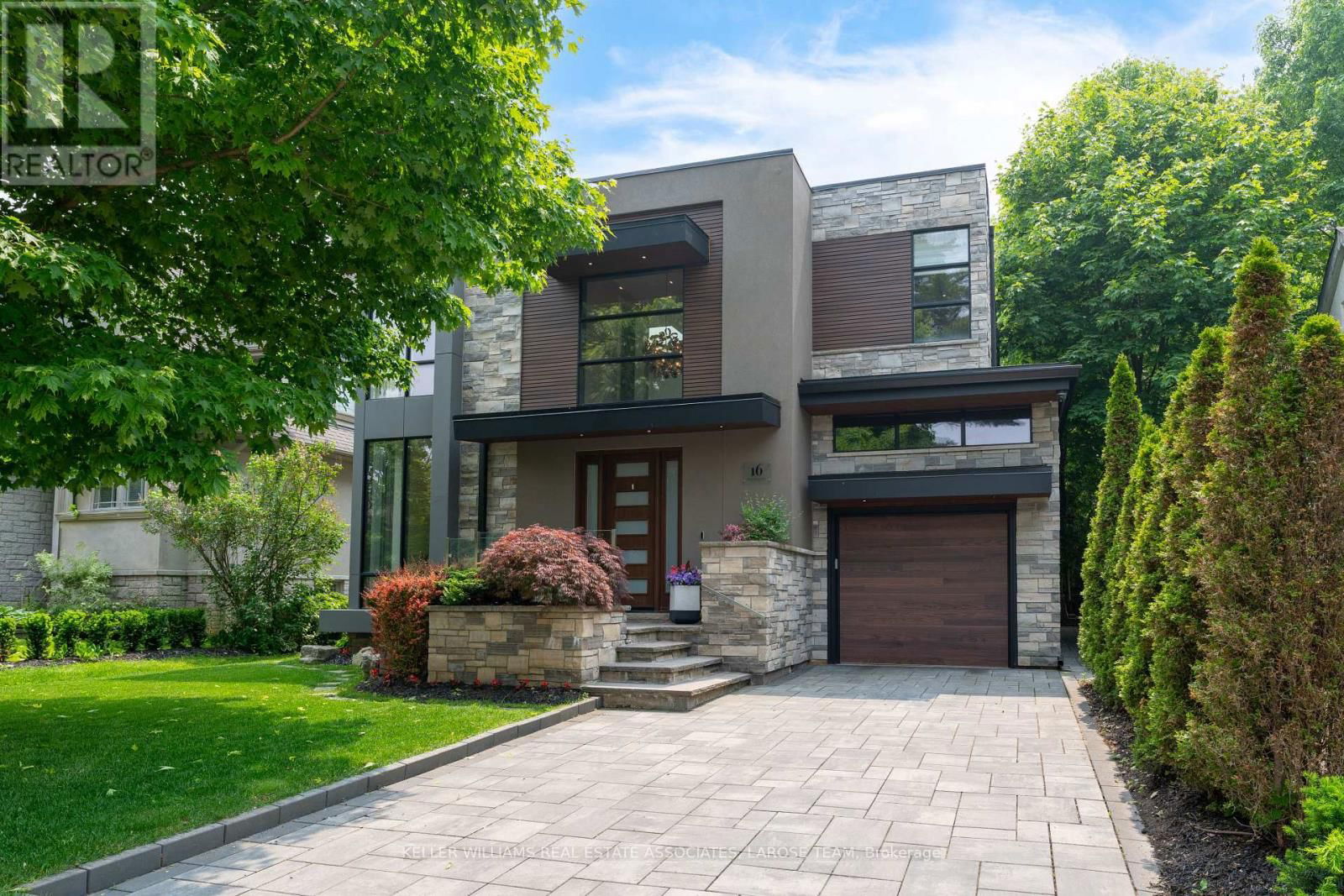 16 MAPLE AVENUE SOUTH Image 1