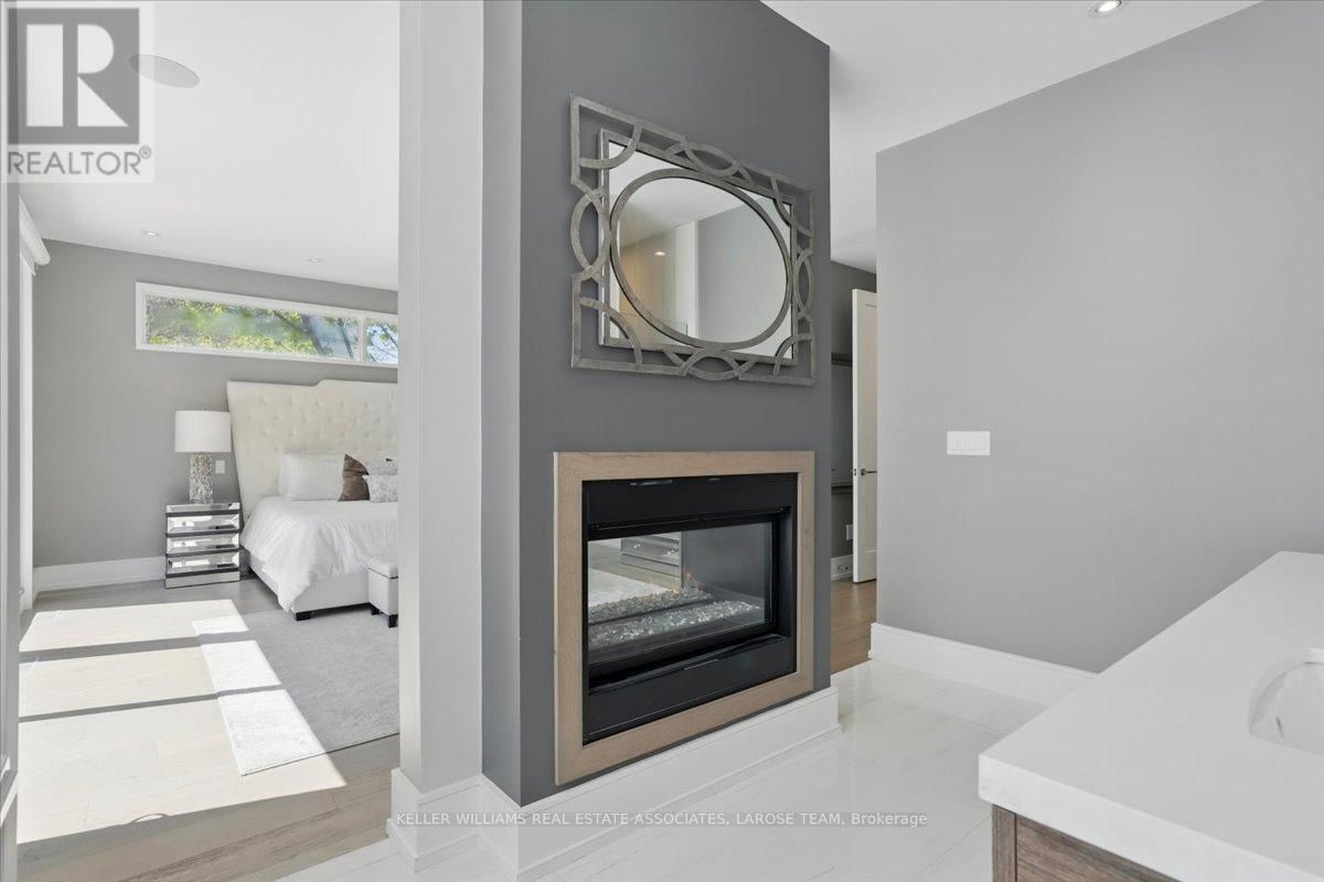 16 MAPLE AVENUE SOUTH Image 33