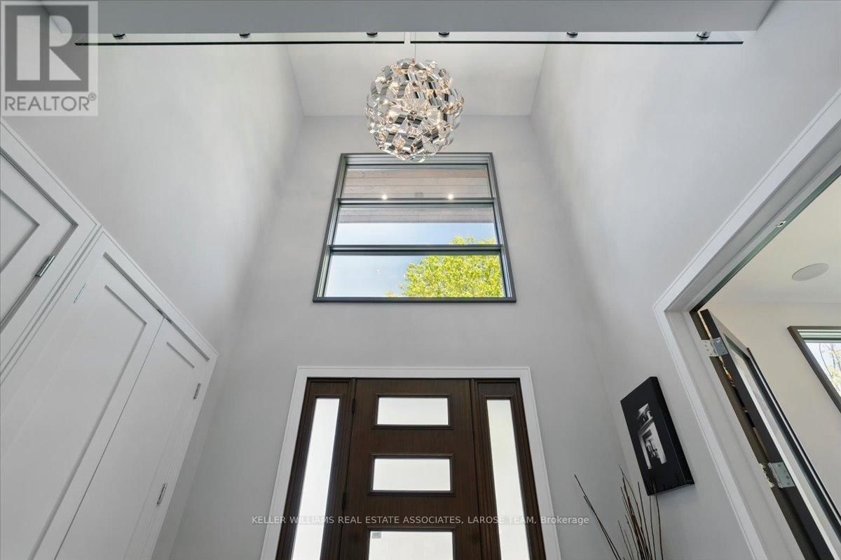16 MAPLE AVENUE SOUTH Image 6