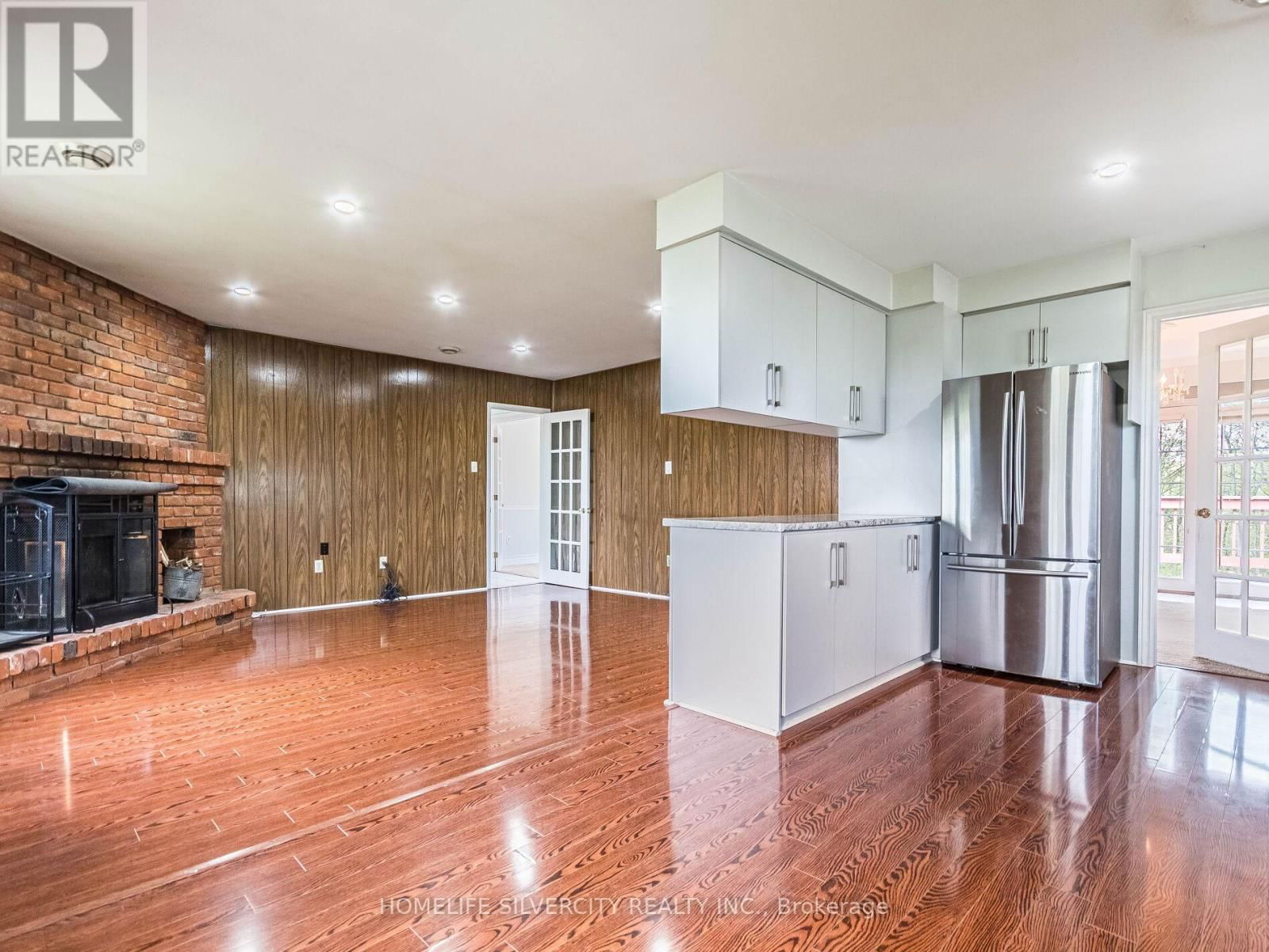 5638 APPLEBY LINE Image 13