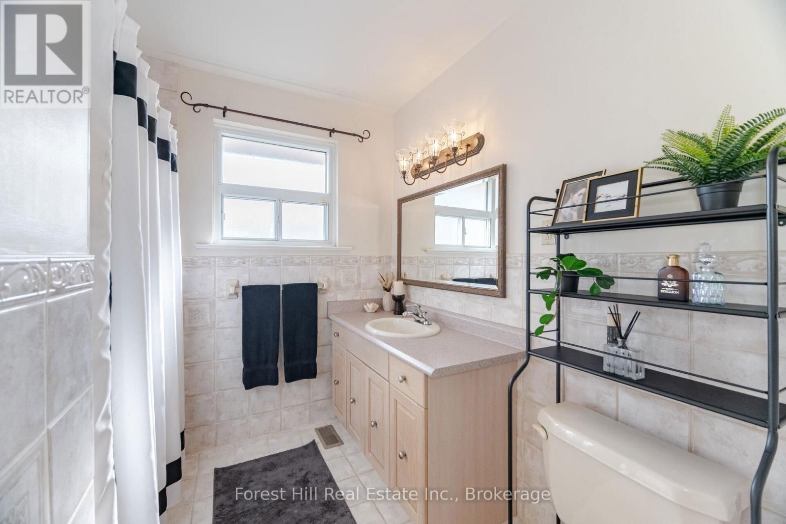 16 BETHWIN PLACE Image 23