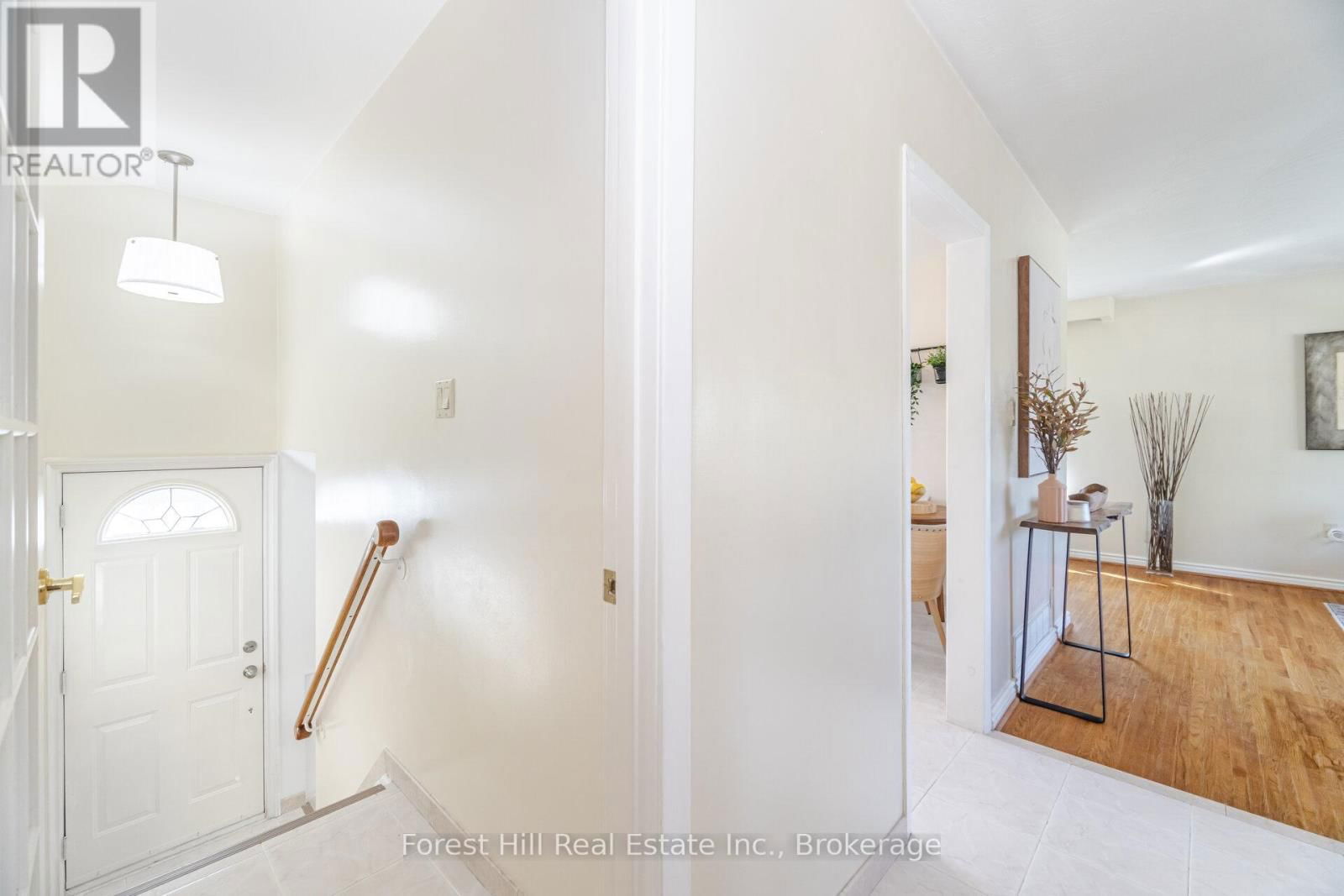 16 BETHWIN PLACE Image 24
