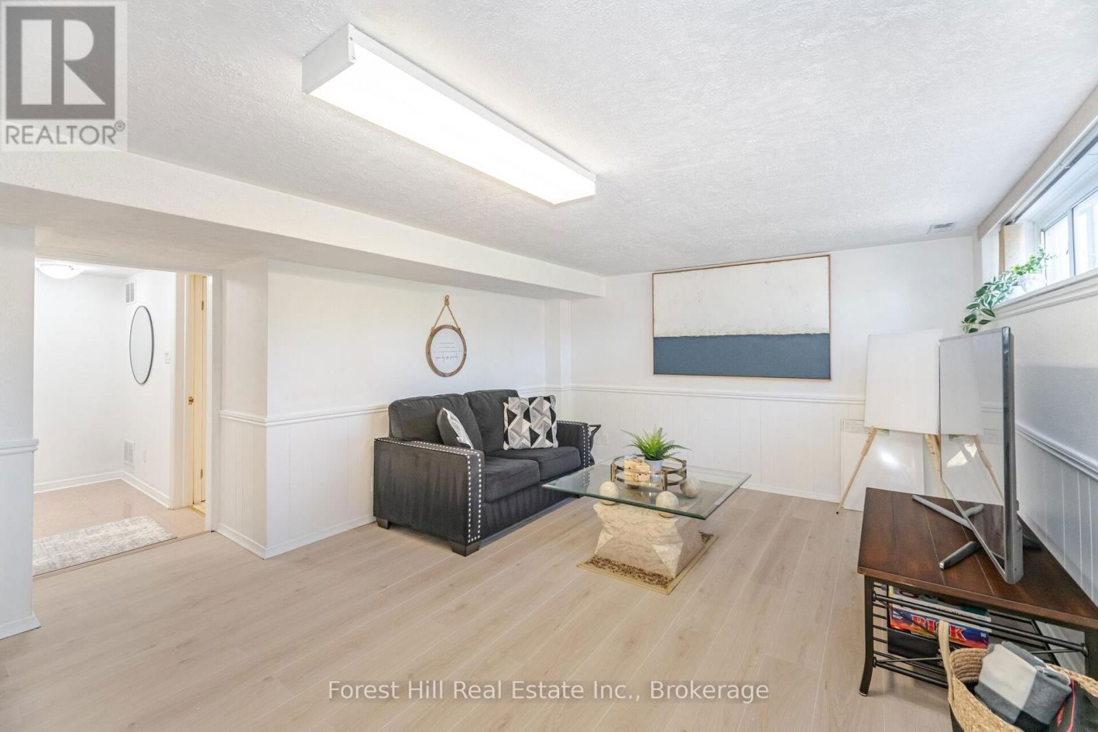 16 BETHWIN PLACE Image 30