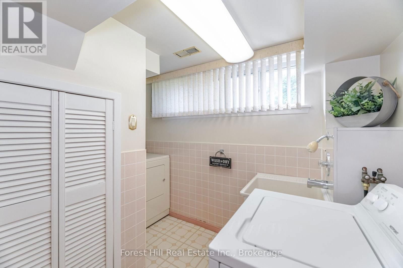 16 BETHWIN PLACE Image 33