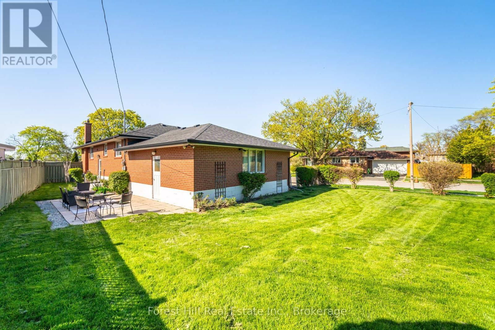 16 BETHWIN PLACE Image 37