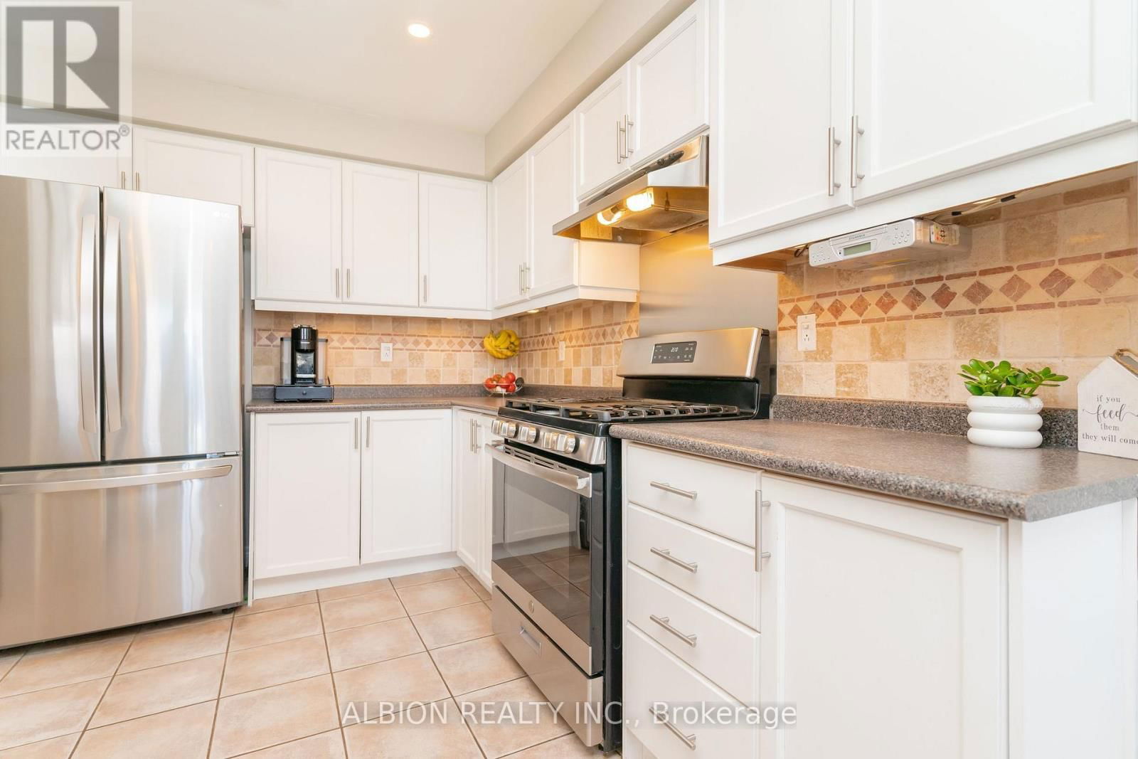 40 EMILY CARR CRESCENT Image 11