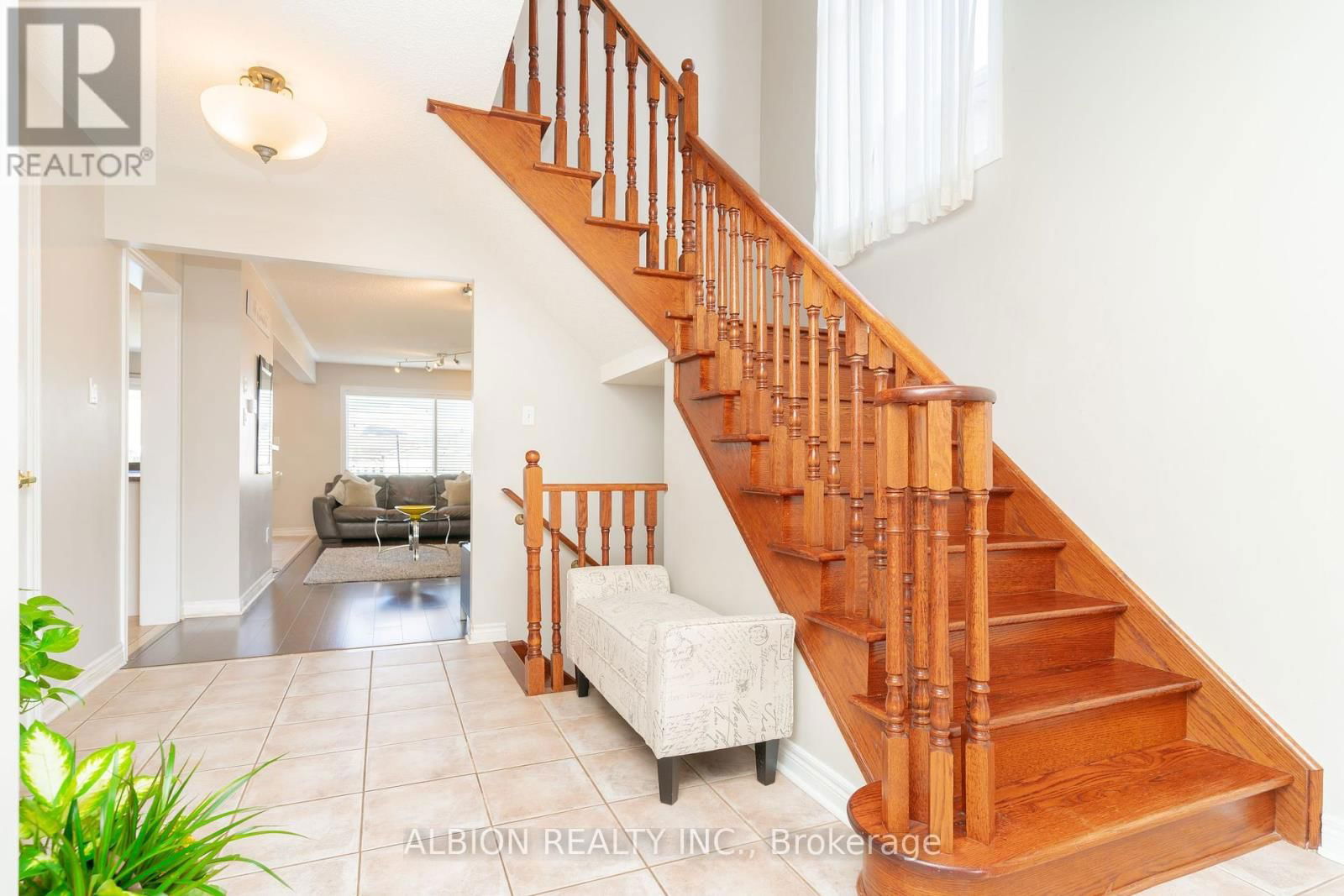 40 EMILY CARR CRESCENT Image 18