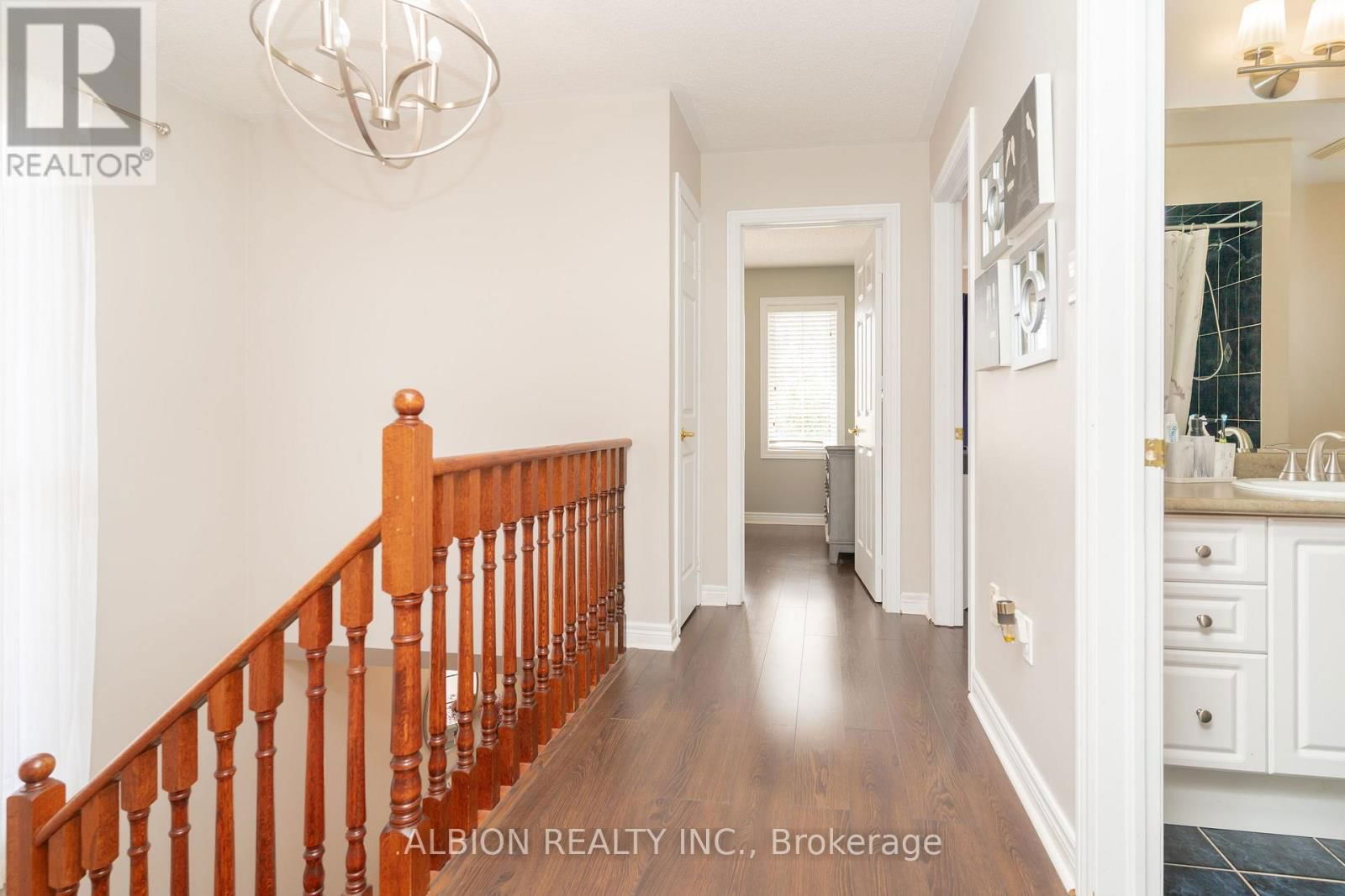 40 EMILY CARR CRESCENT Image 19