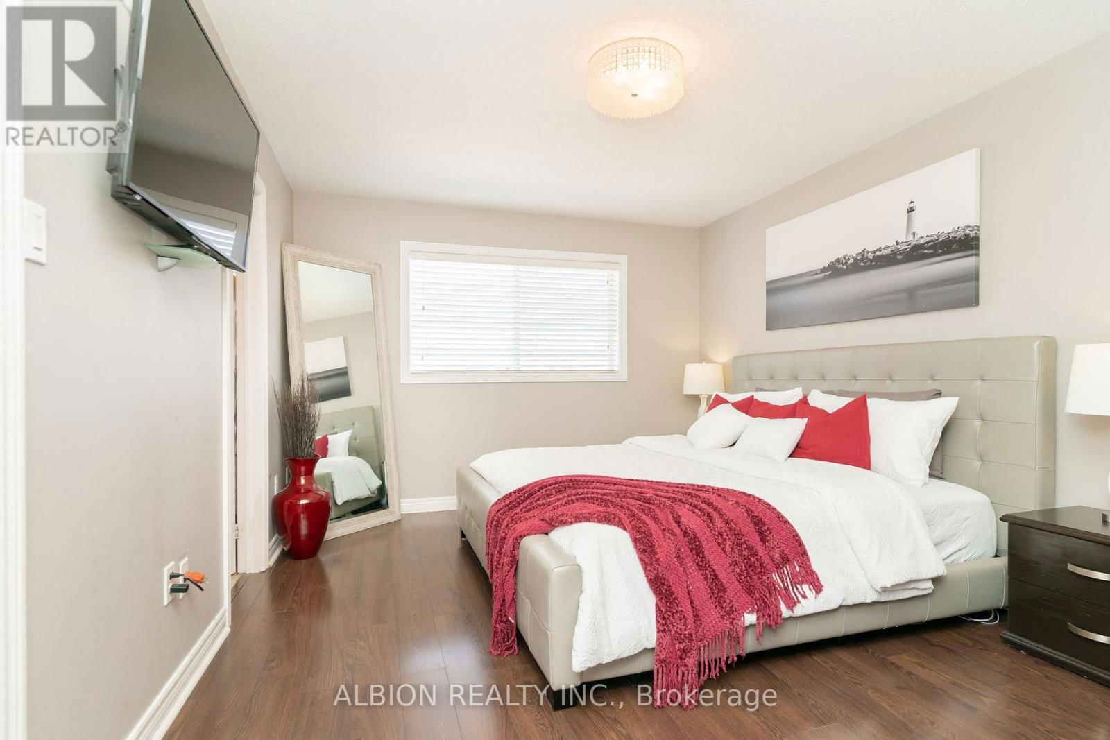 40 EMILY CARR CRESCENT Image 20