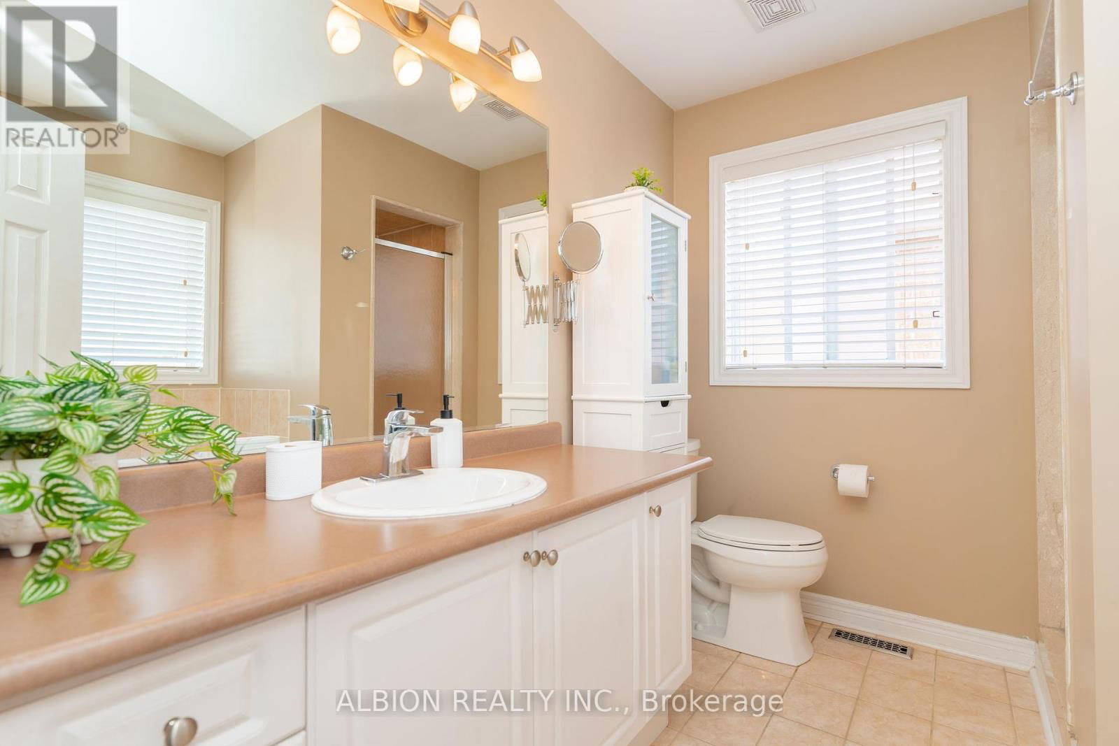 40 EMILY CARR CRESCENT Image 23