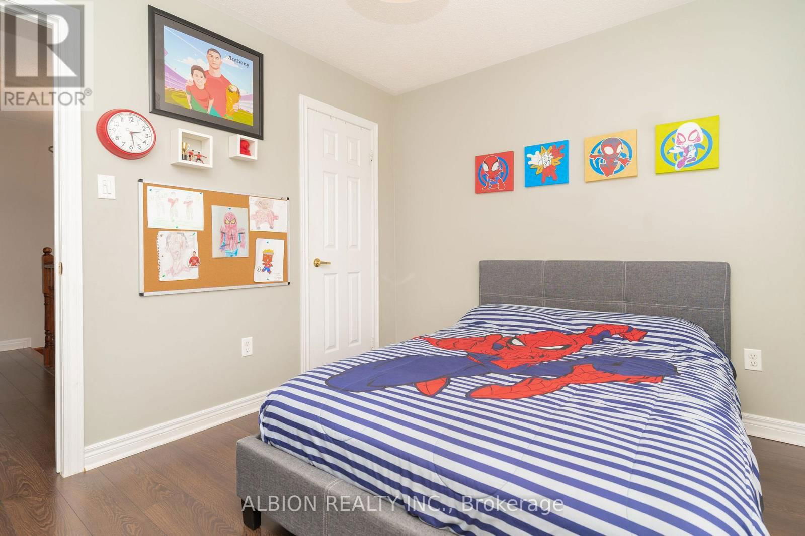 40 EMILY CARR CRESCENT Image 25