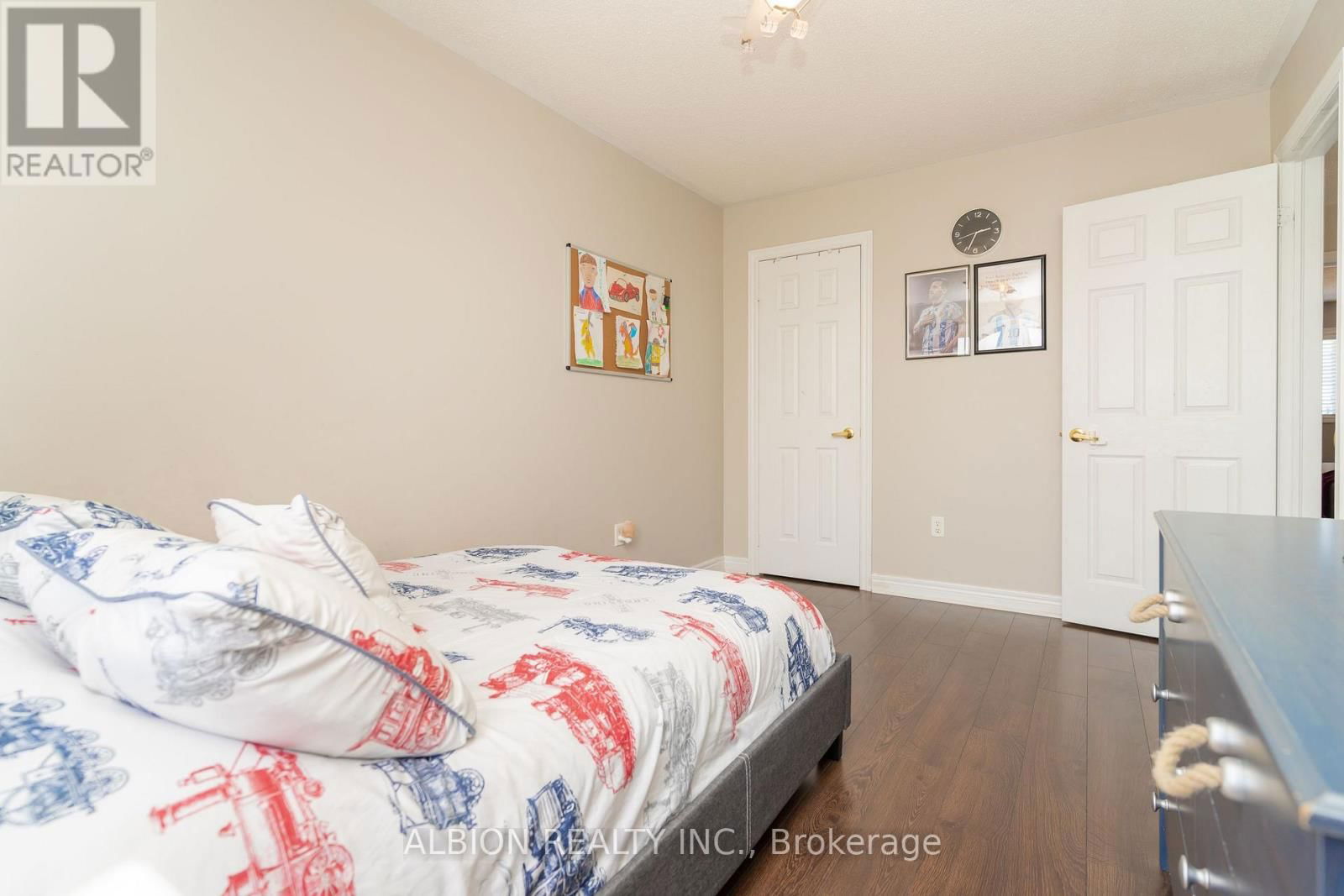 40 EMILY CARR CRESCENT Image 29
