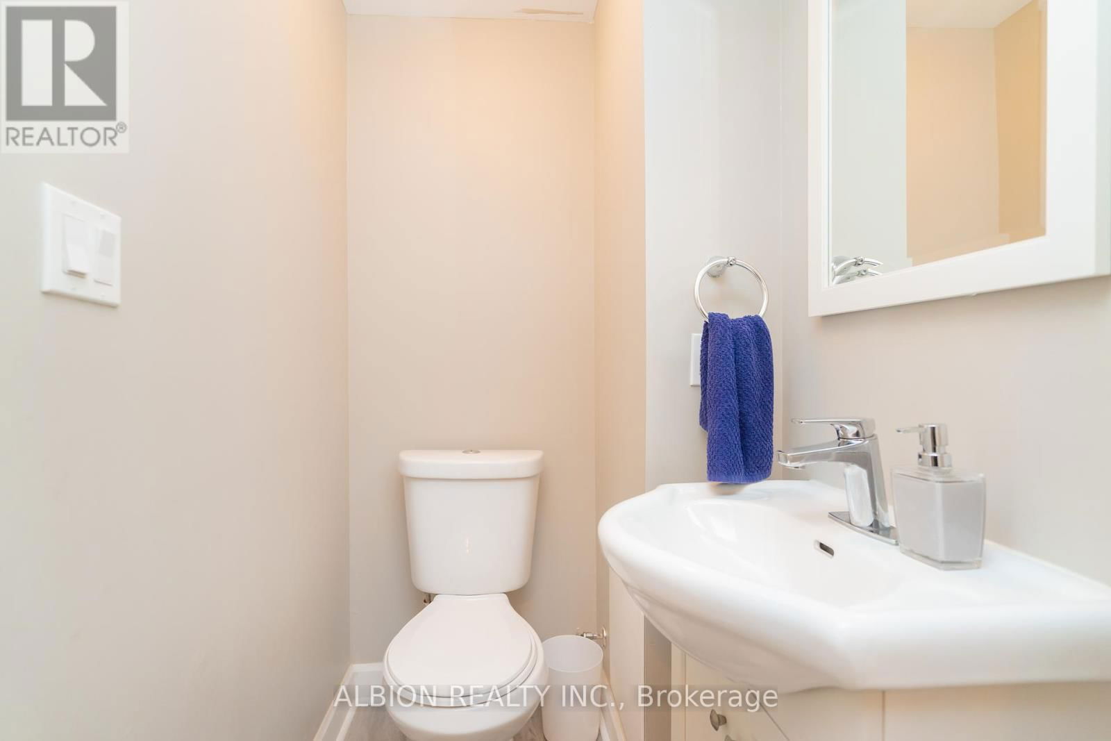 40 EMILY CARR CRESCENT Image 33