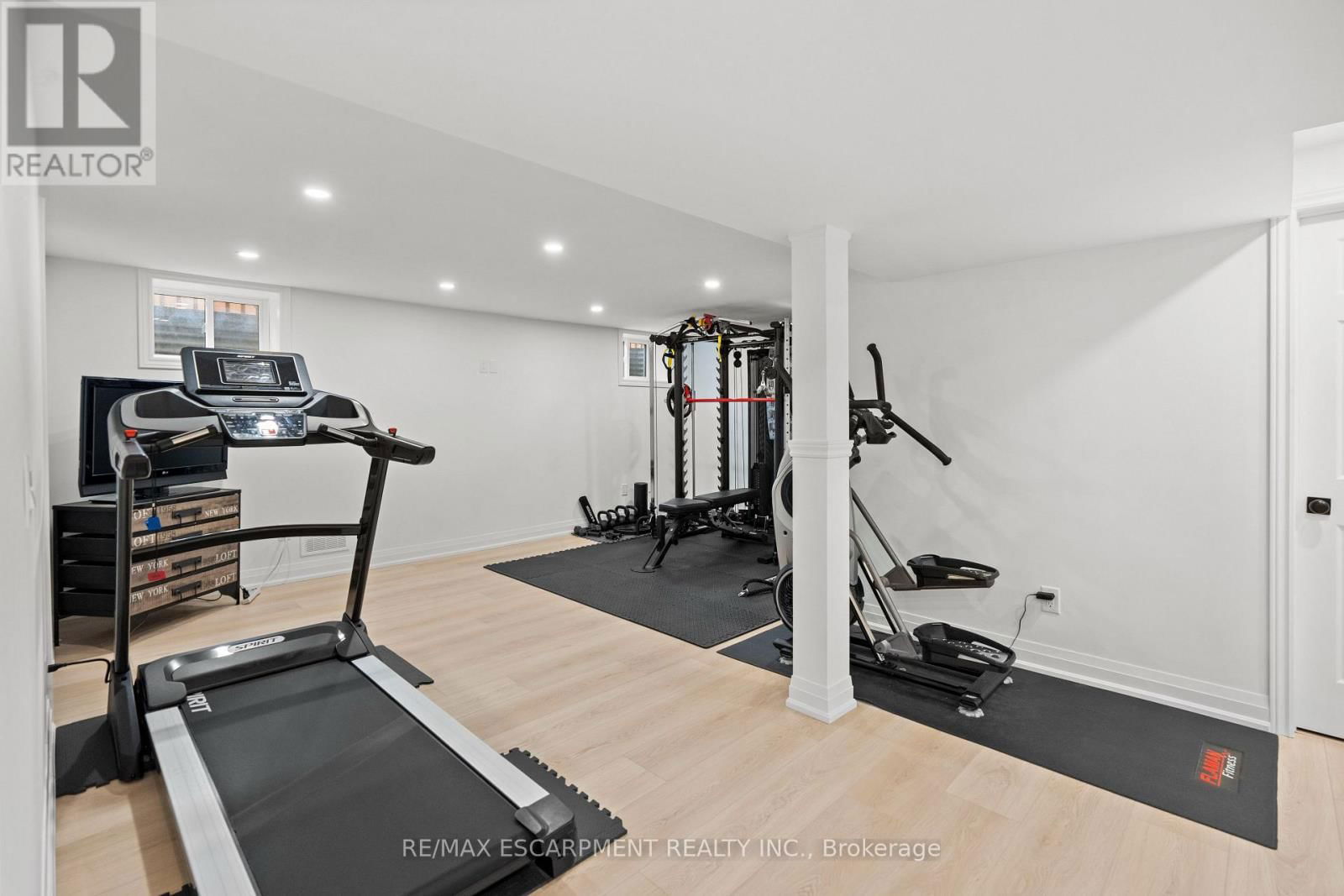 2159 BELGRAVE COURT Image 25