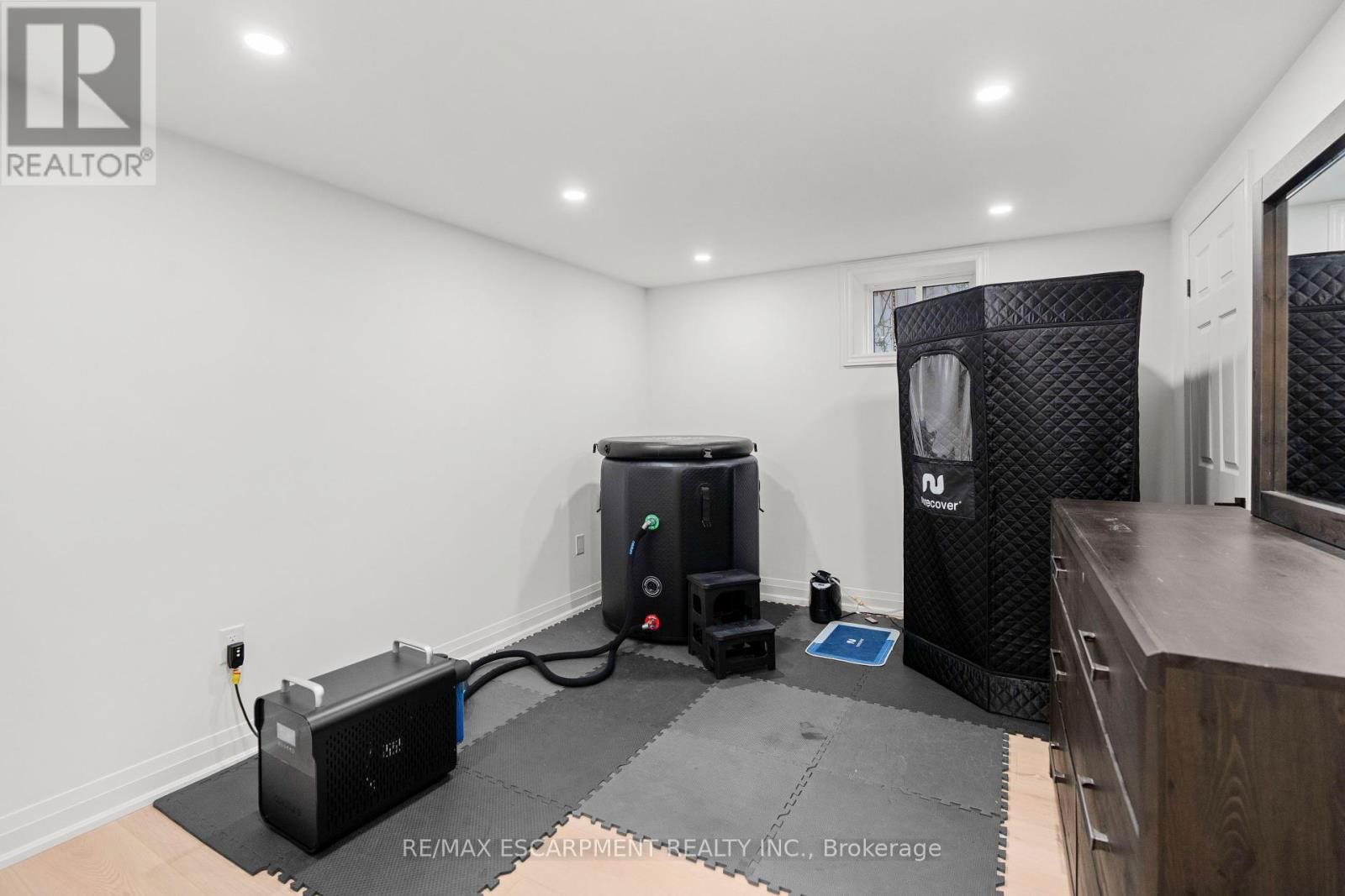 2159 BELGRAVE COURT Image 27