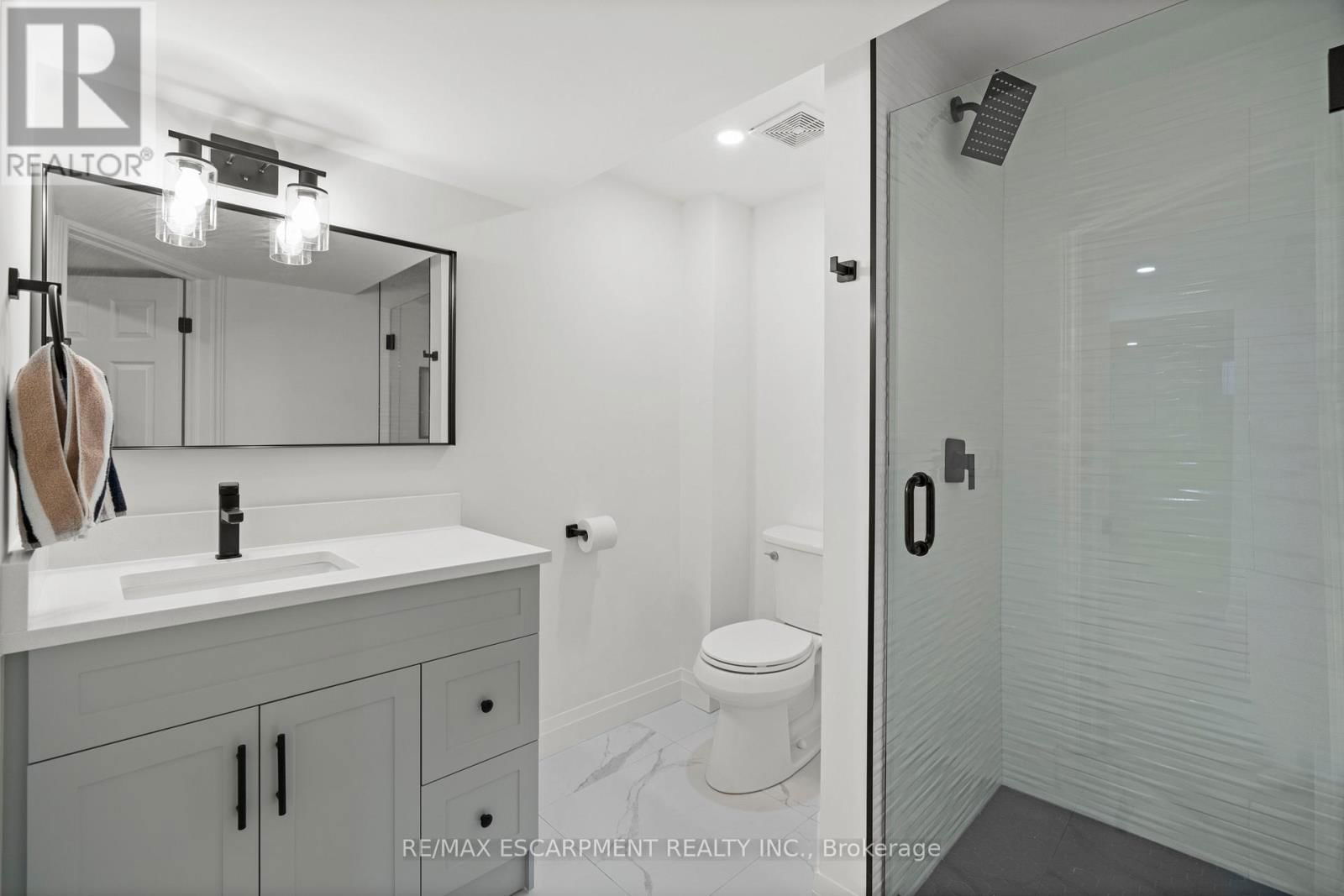 2159 BELGRAVE COURT Image 28