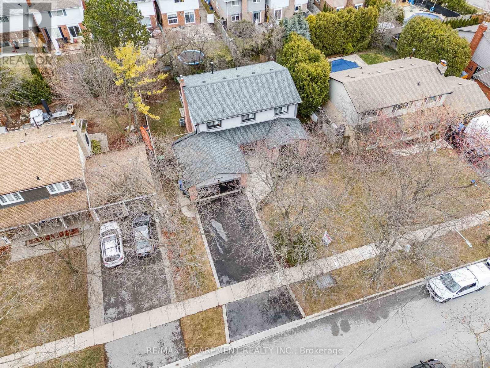 2159 BELGRAVE COURT Image 33