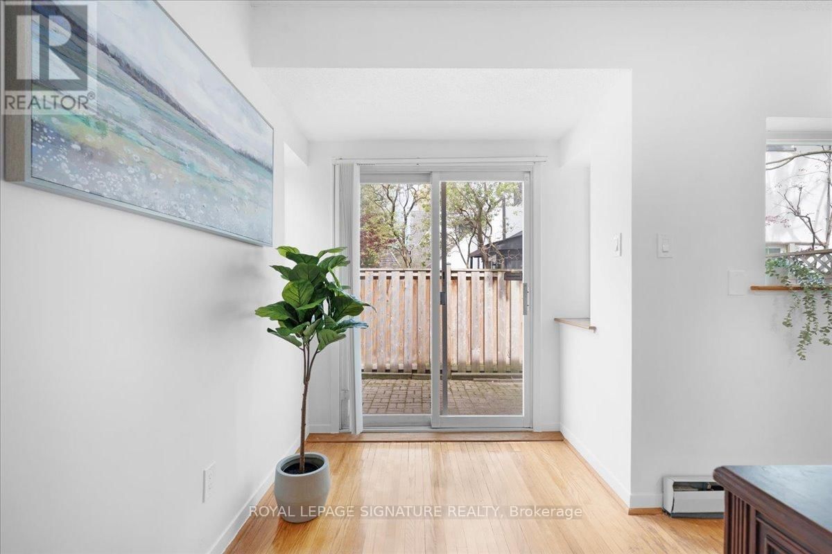 5 ROYAL YORK ROAD Image 10
