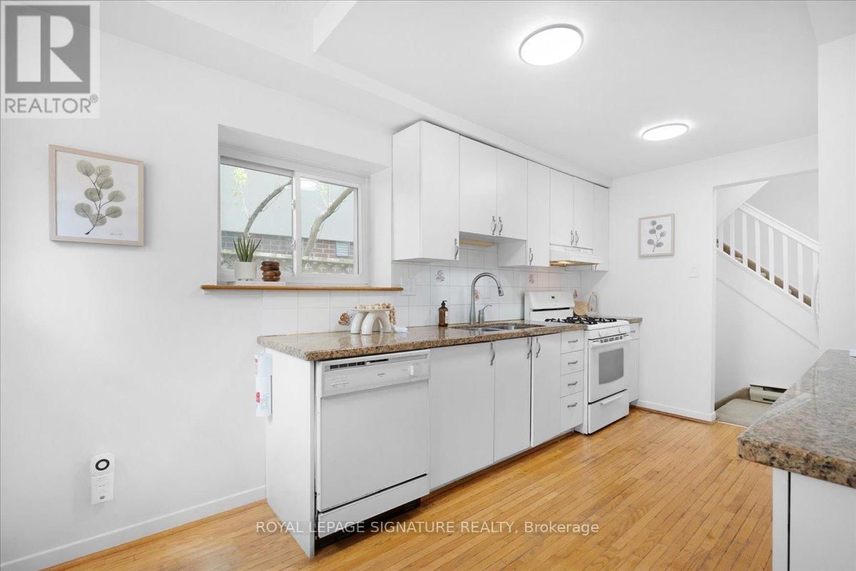 5 ROYAL YORK ROAD Image 11