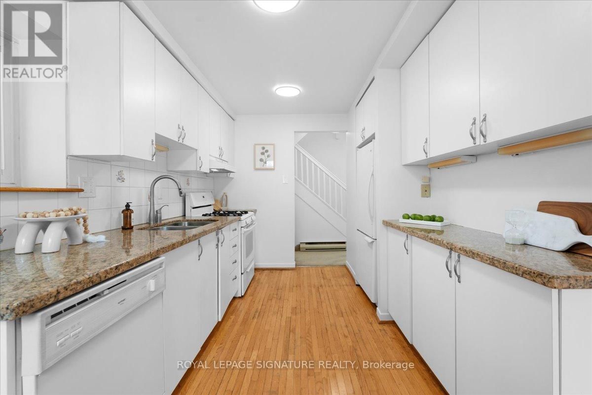 5 ROYAL YORK ROAD Image 13