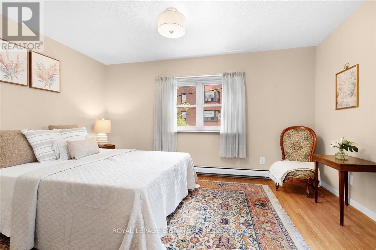 5 ROYAL YORK ROAD Image 19