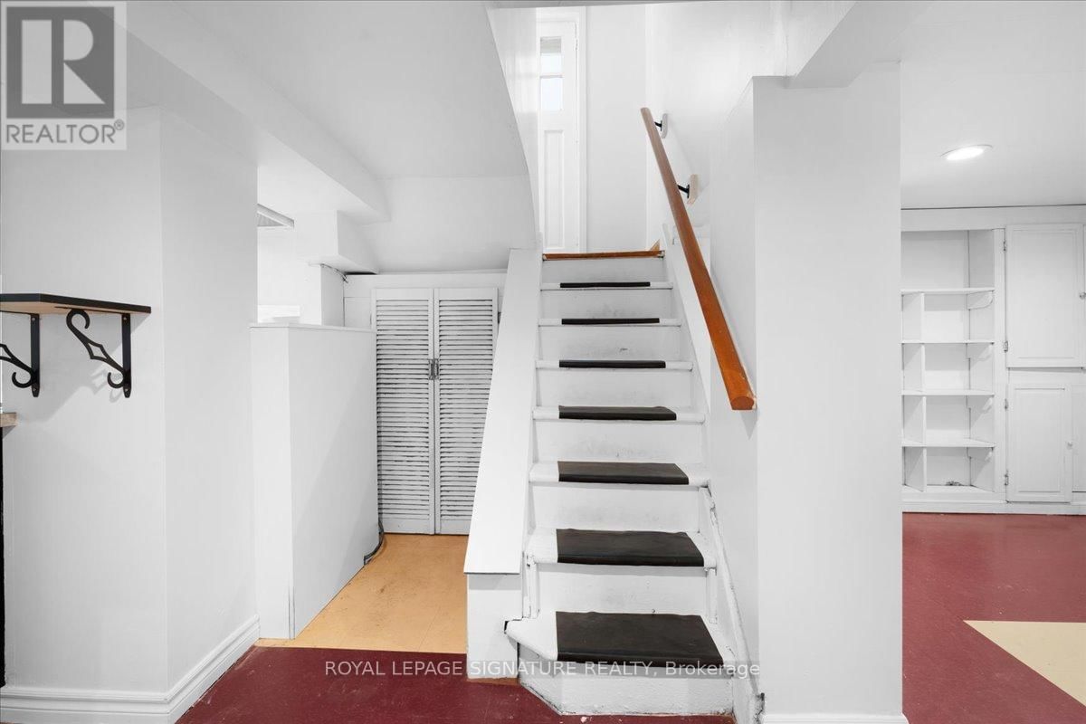 5 ROYAL YORK ROAD Image 30