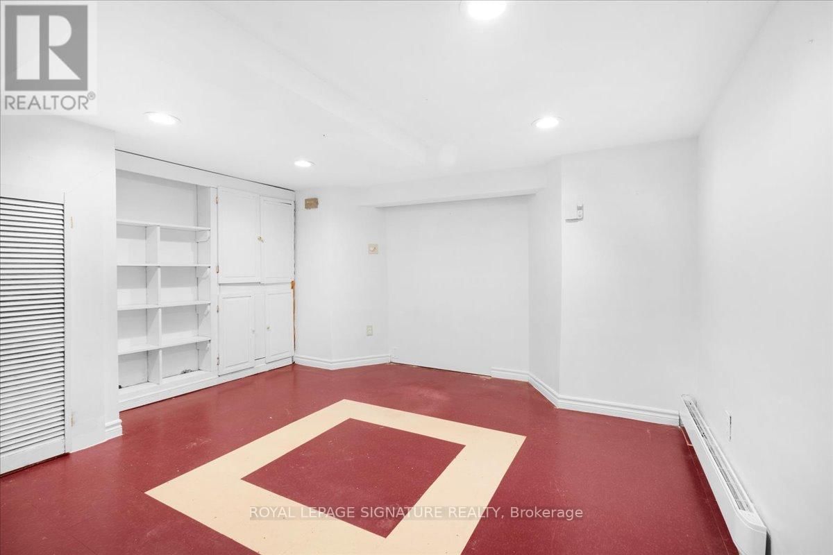 5 ROYAL YORK ROAD Image 31