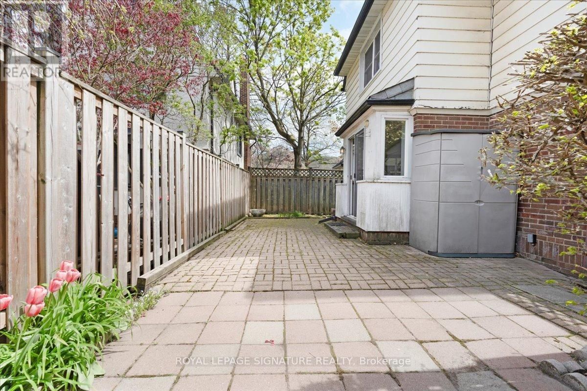 5 ROYAL YORK ROAD Image 36