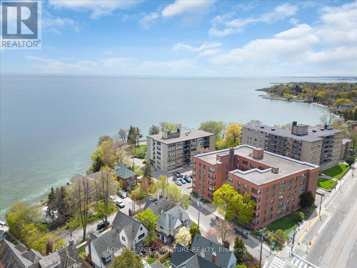 5 ROYAL YORK ROAD Image 39