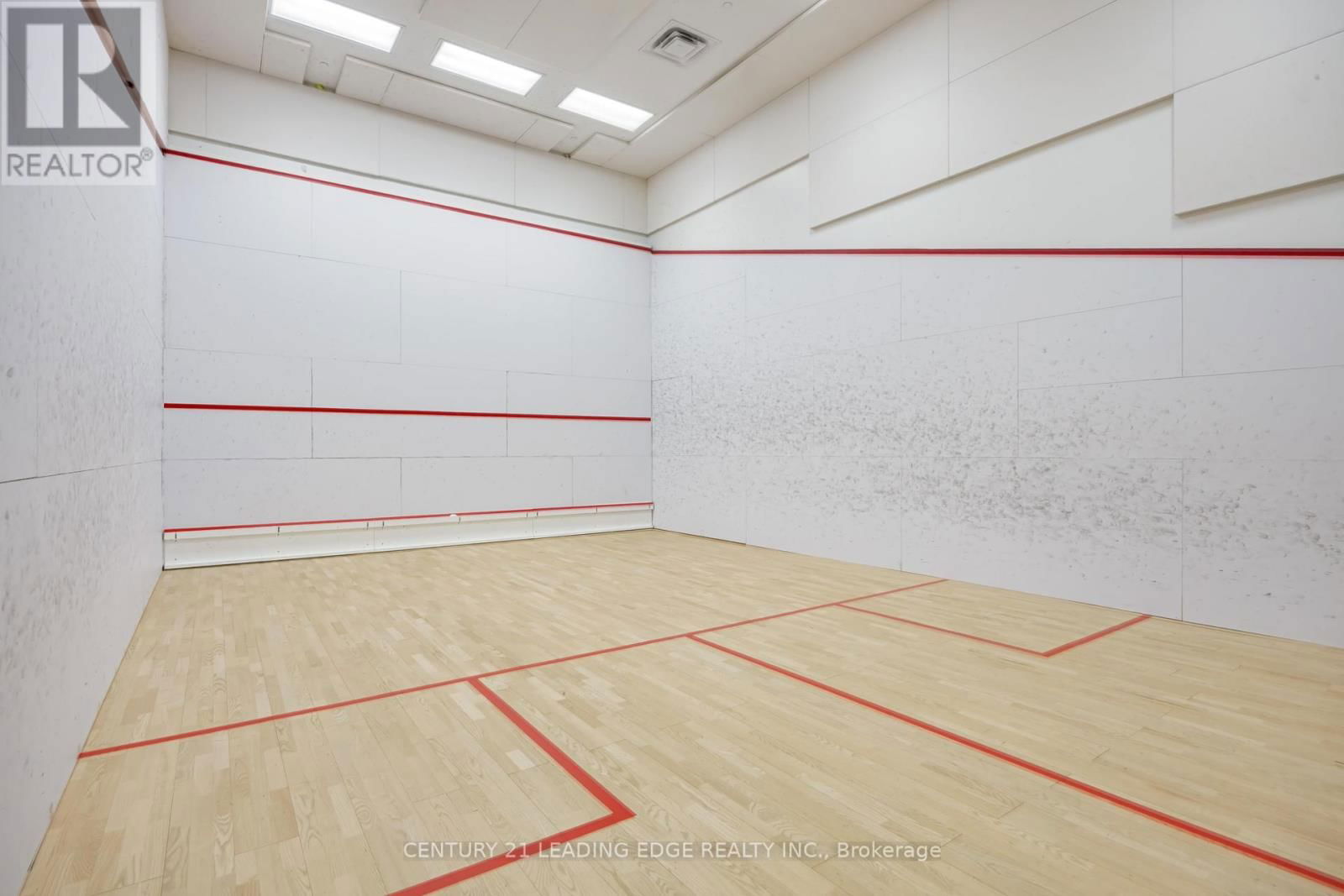 621 - 10 PARK LAWN ROAD Image 25
