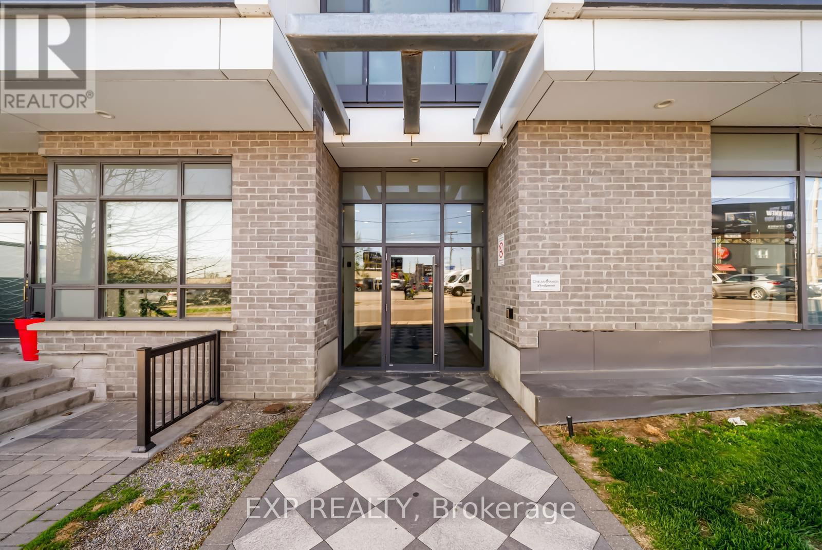 705 - 16 MCADAM AVENUE Image 42