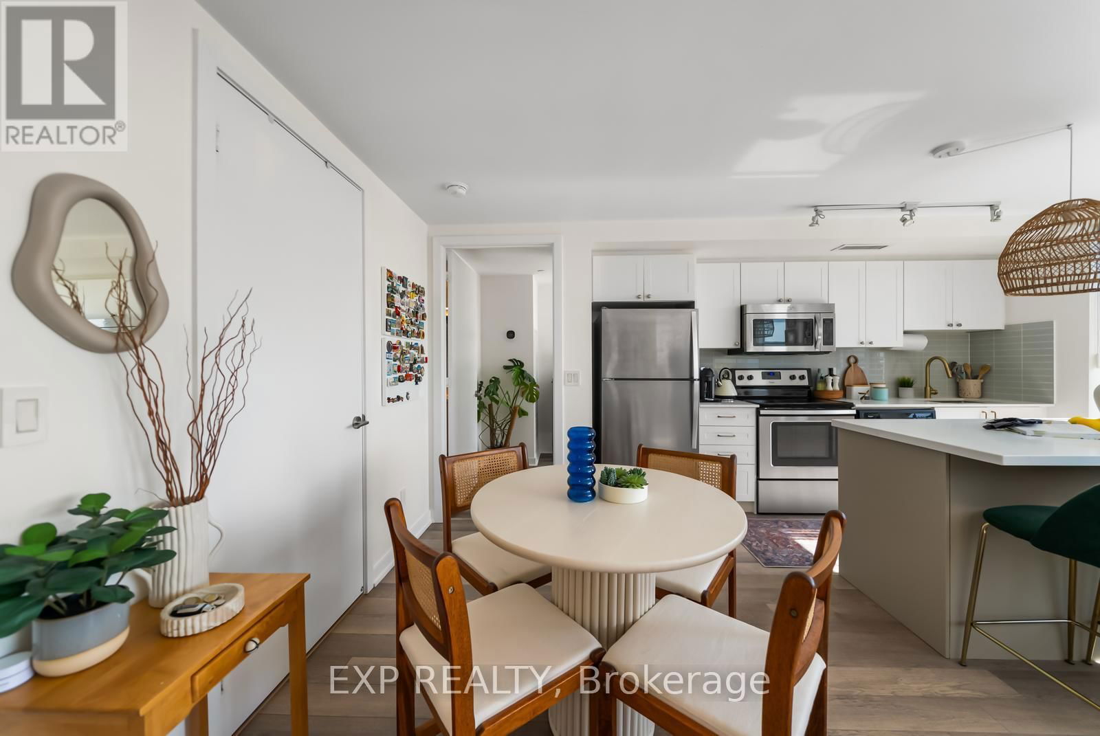 705 - 16 MCADAM AVENUE Image 5