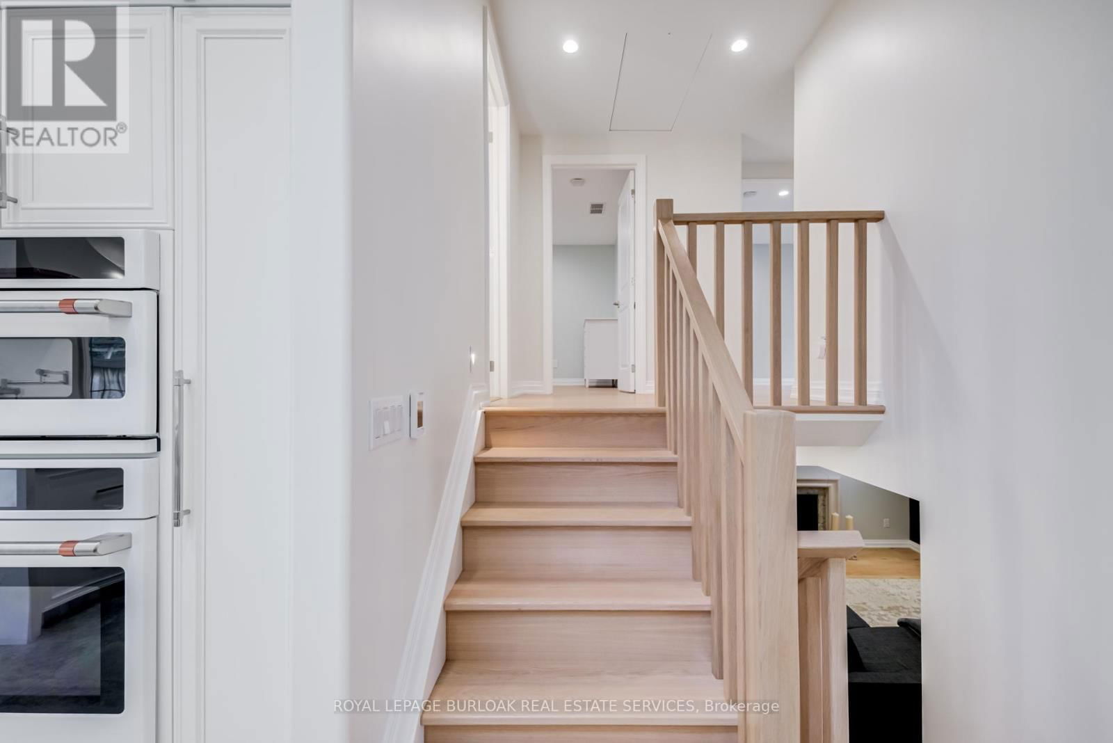 313 SILVANA CRESCENT Image 22