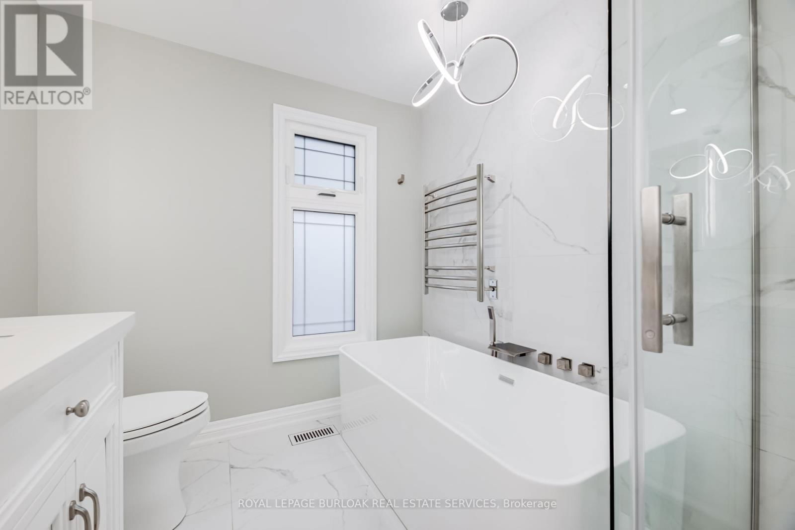 313 SILVANA CRESCENT Image 24