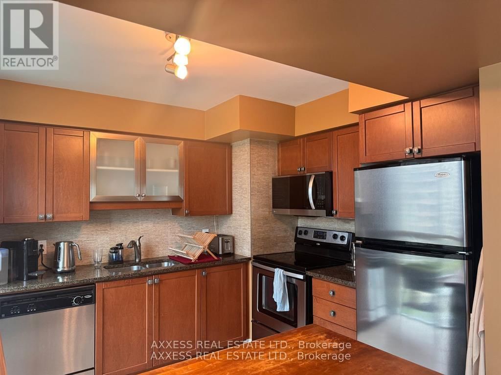 903 - 208 ENFIELD PLACE Image 3