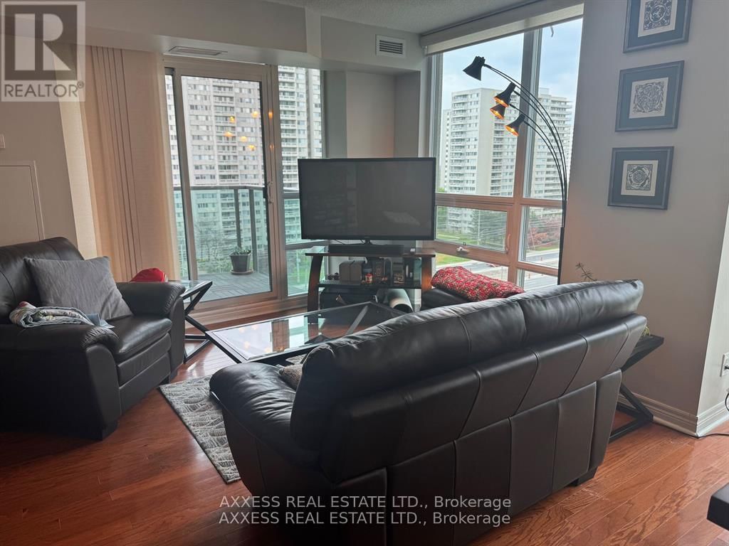 903 - 208 ENFIELD PLACE Image 4