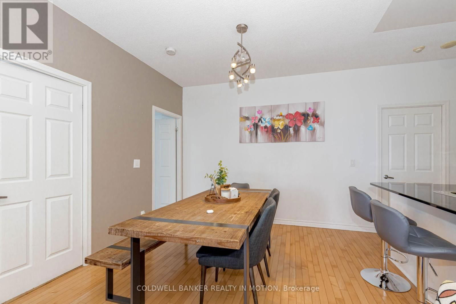 2008 - 388 PRINCE OF WALES DRIVE Image 31