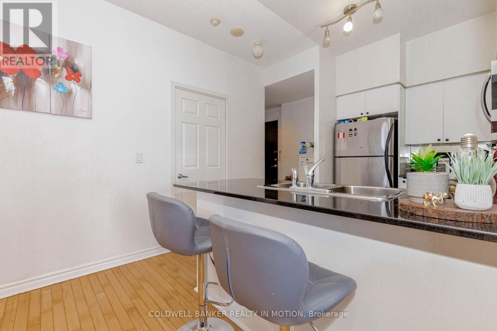 2008 - 388 PRINCE OF WALES DRIVE Image 35