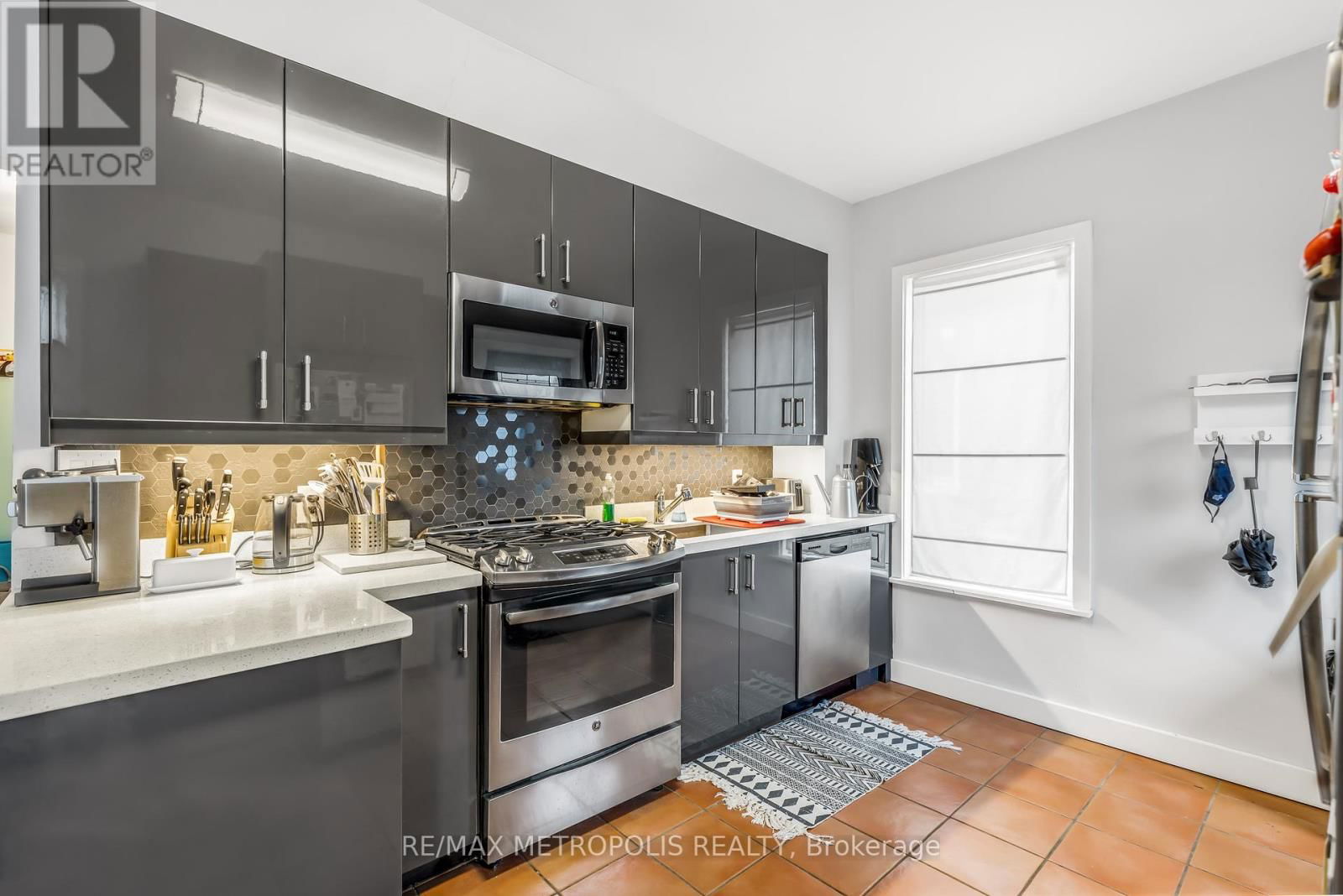 52 FERN AVENUE Image 12
